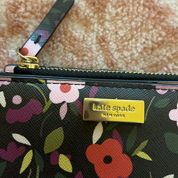 Kate Spade Wallet - Picture 6 of 14